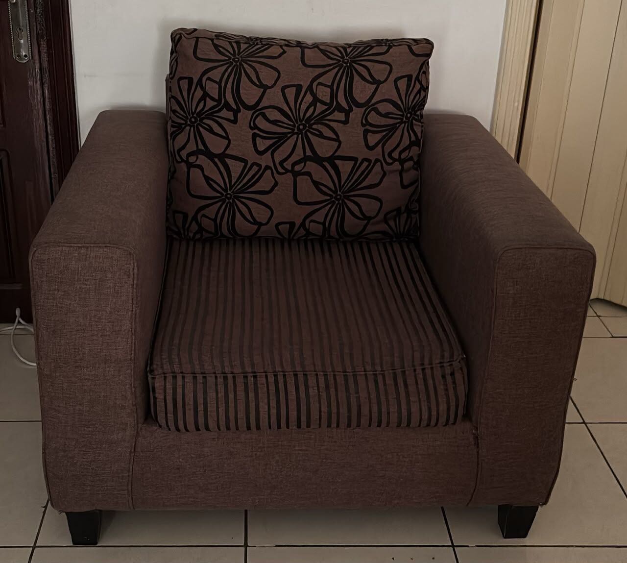 Jeddah, Furniture, SAR 450,  Sofa Set With Total Of 6 Seaters Turki Made
