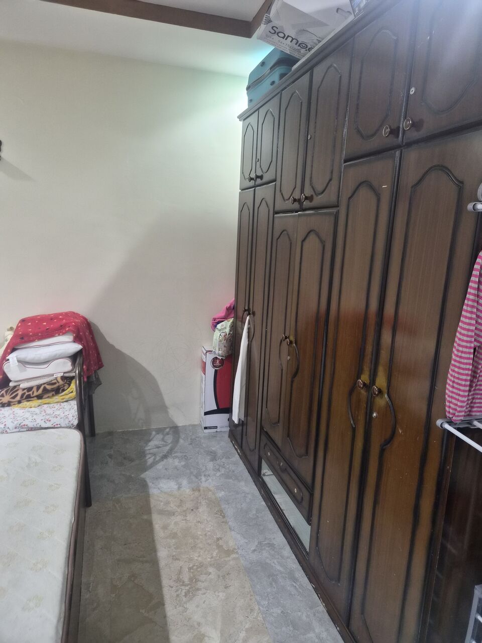 Riyadh, Furniture, SAR 500,  Limited Time Offer !!!!!!  Old But Usable Room Furniture Set For Sale