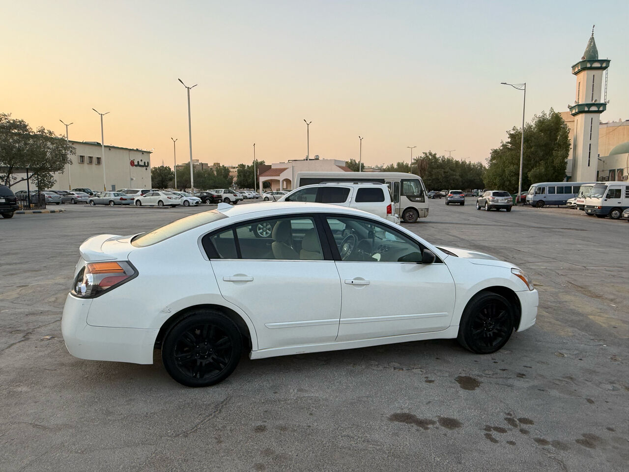 Riyadh, Vehicles, Cars & Trucks , SAR 20000,  Nissan Altima,  2012,  Automatic,  290000 KM,