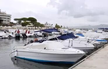 New York, Business, Reliable Boat Lifts Plymouth MA For Safe Boat Storage