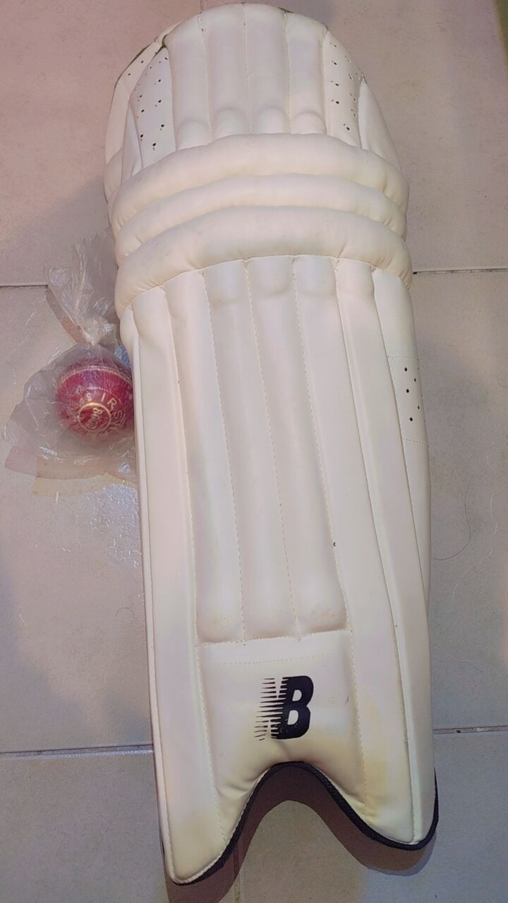 Riyadh, Free Items, SAR 170,  Cricket Pads 02 Pairs & Hard Ball