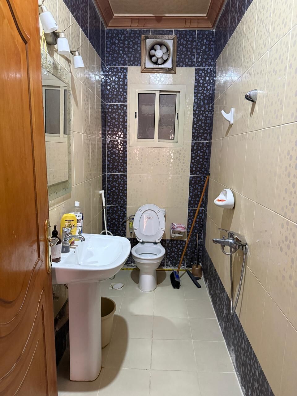 Jeddah, Rooms for Rent, SAR 850/month,  Ladies Inside Apartment