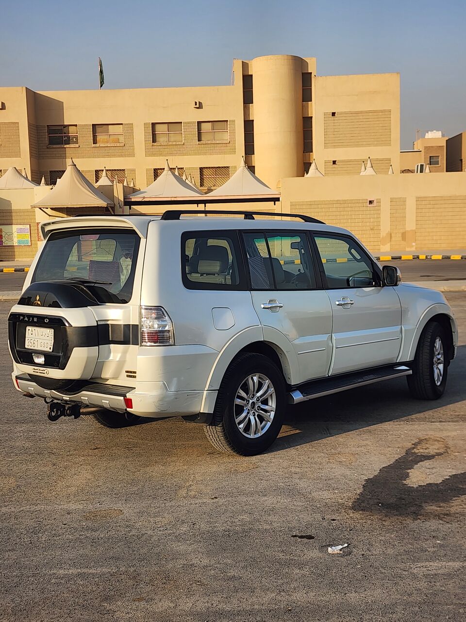 Riyadh, Vehicles, Cars & Trucks , SAR 44000,  Mitsubishi Pajero,  2017,  Automatic,  292 KM,   For Sale