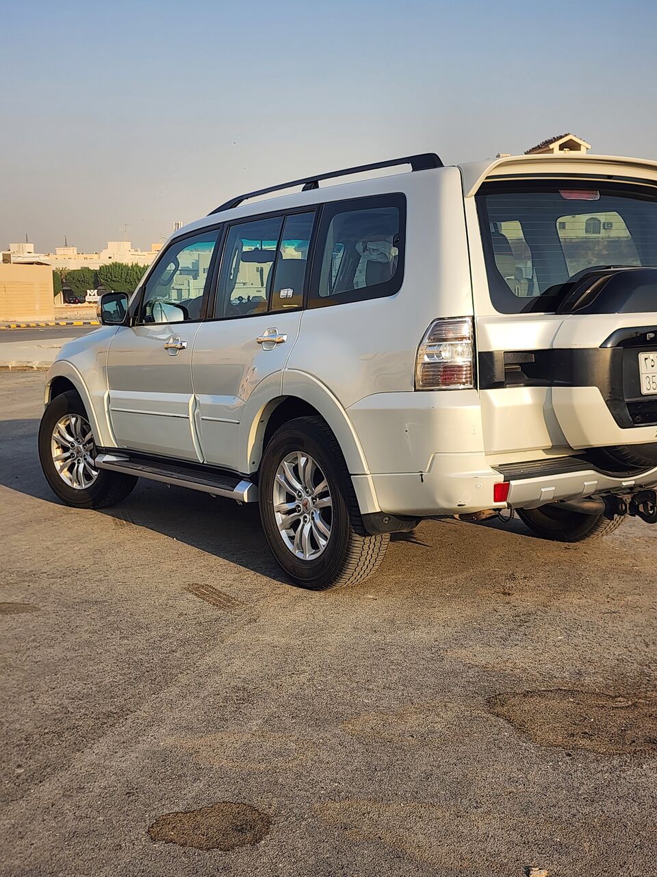 Riyadh, Vehicles, Cars & Trucks , SAR 44000,  Mitsubishi Pajero,  2017,  Automatic,  292 KM,   For Sale