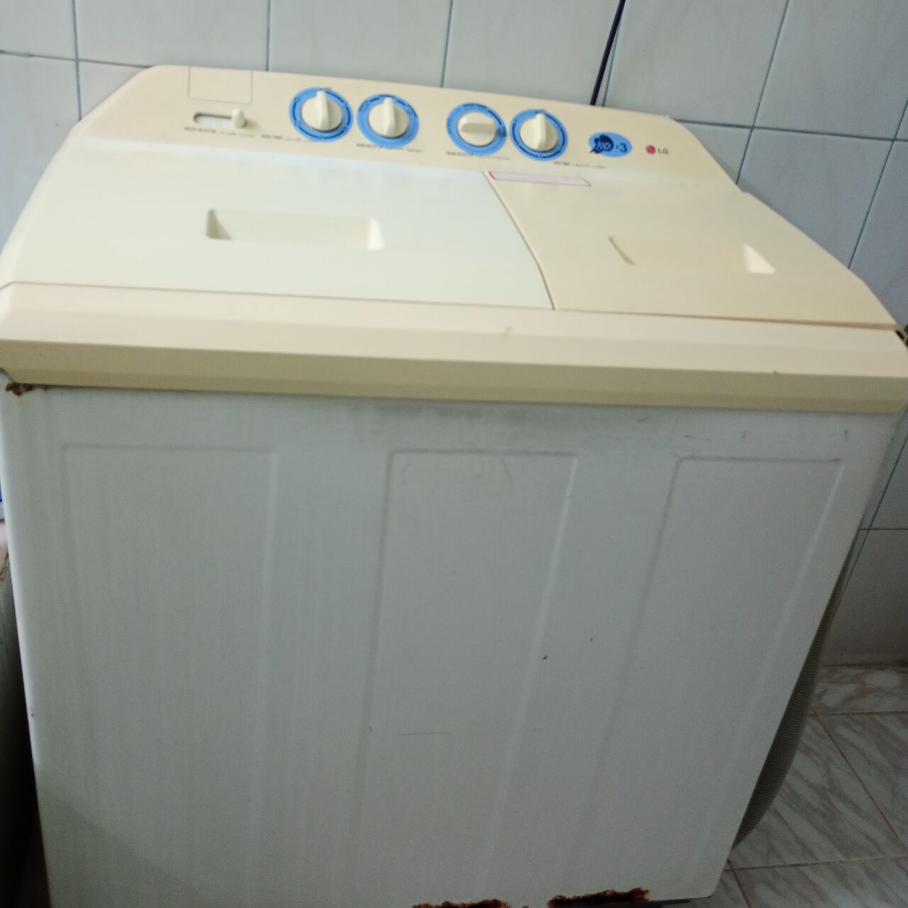 Jeddah, Furniture, SAR 300,  URGENT SALE 2 SINGLE BEDS AND LG WASHING MACHINE FOR SALE