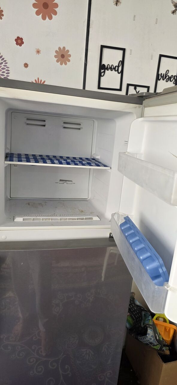 Riyadh, Appliances, SAR 600,  Big Refrigerator Or Fridge For Sale Urgent