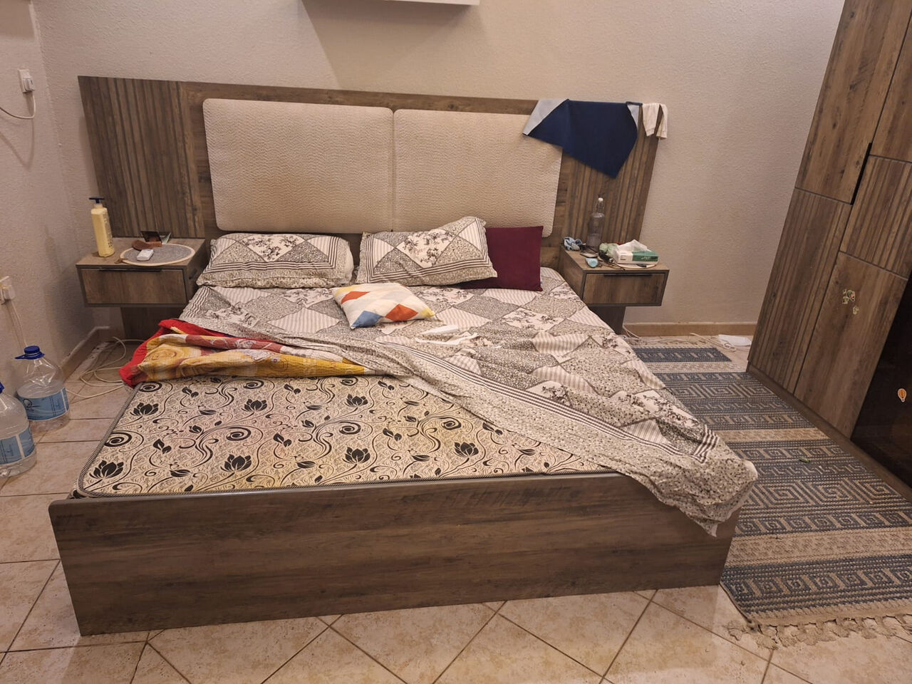 Mushrefah, Furniture, SAR 2500,  King Size Bed Set, 6 Door Ward Robe, Dressing Table With Sitting Table, Show Case Shelf