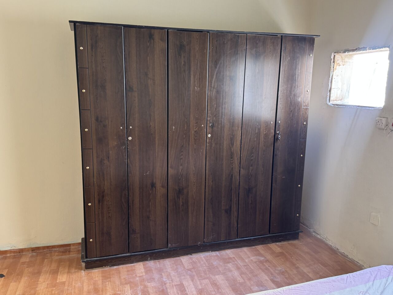 Olaya, Furniture, Free King Sized Bed Set And Cabinet