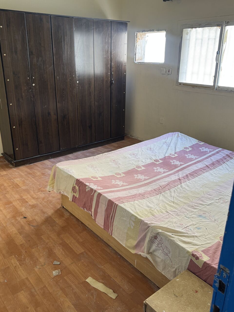 Olaya, Furniture, Free King Sized Bed Set And Cabinet