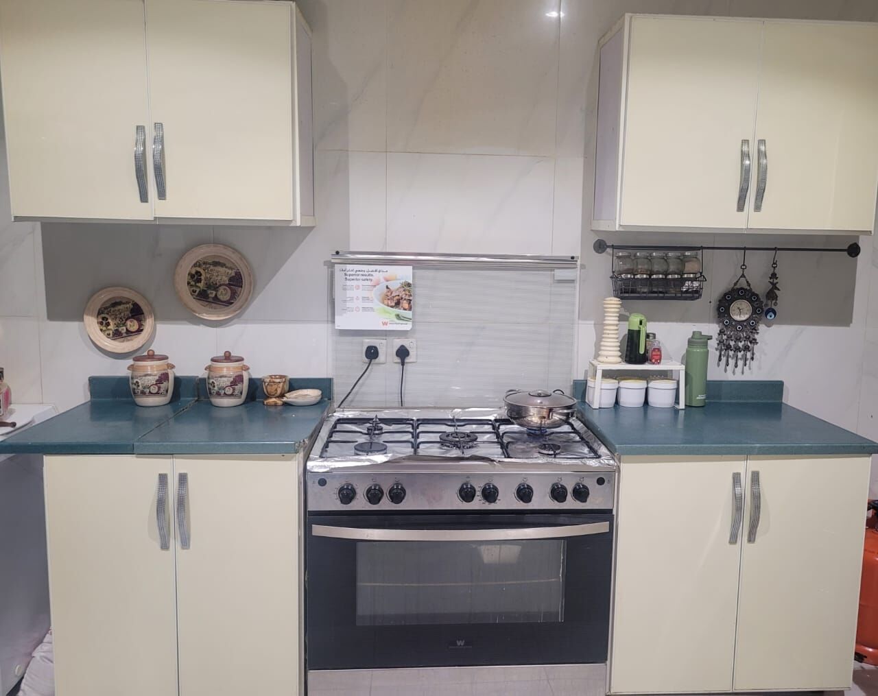 Riyadh, Household Items, SAR 1200,  Creme Kitchen With Green Marble Sink
