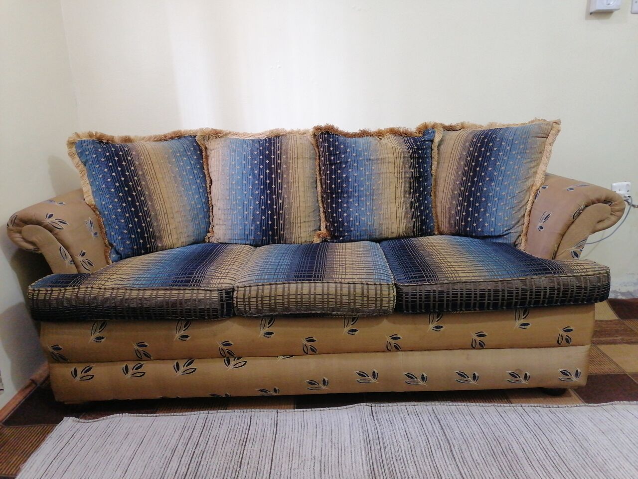 Al Mahjar, Furniture, SAR 375,  Want To Sale Seven Seaters Sofa Set