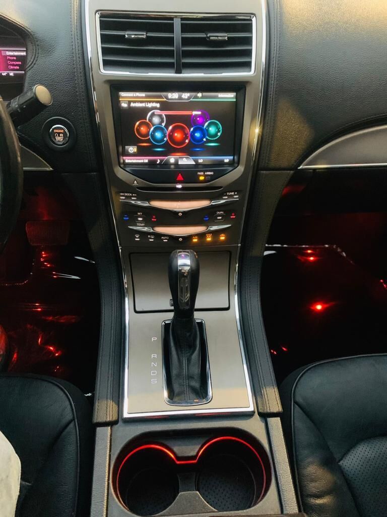 Riyadh, Vehicles, Cars & Trucks , SAR 30000,  Lincoln Capri,  2014,  Automatic,  300000 KM,  Lincoln MKX &ndash; Pearl White &ndash; Ford Parts, Nice And Fuel-efficient &ndash; Luxury Leather, Panorami