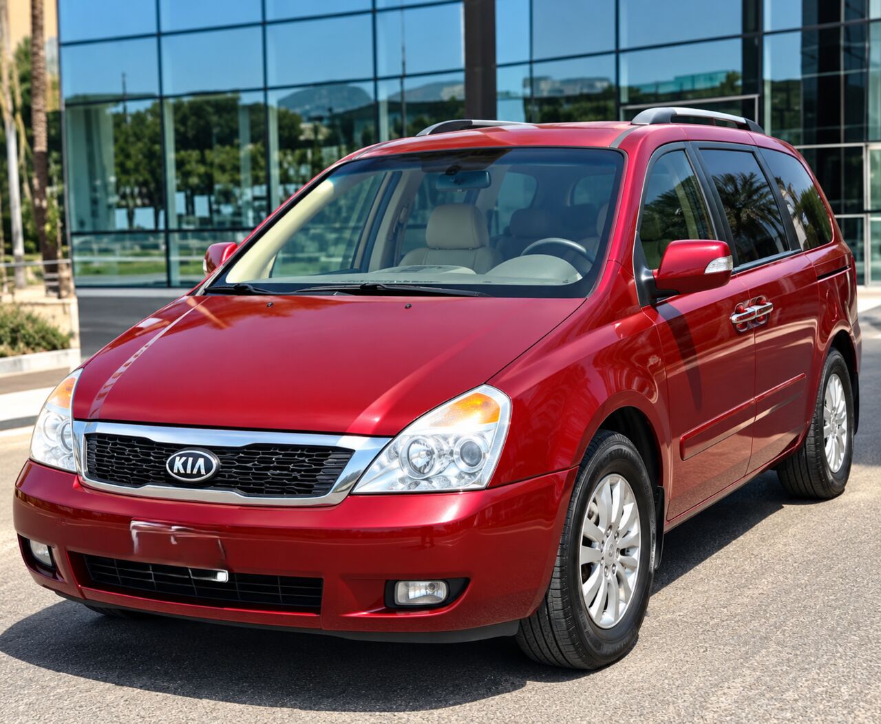 Riyadh, Vehicles, Cars & Trucks , SAR 18000,  Kia Carnival, Korean, Engine Is Sound But Otherwise Not Sound, Model 2014. ​/ Whatsapp Onl,  2014,  Automatic,  200000 KM,  Selling Car