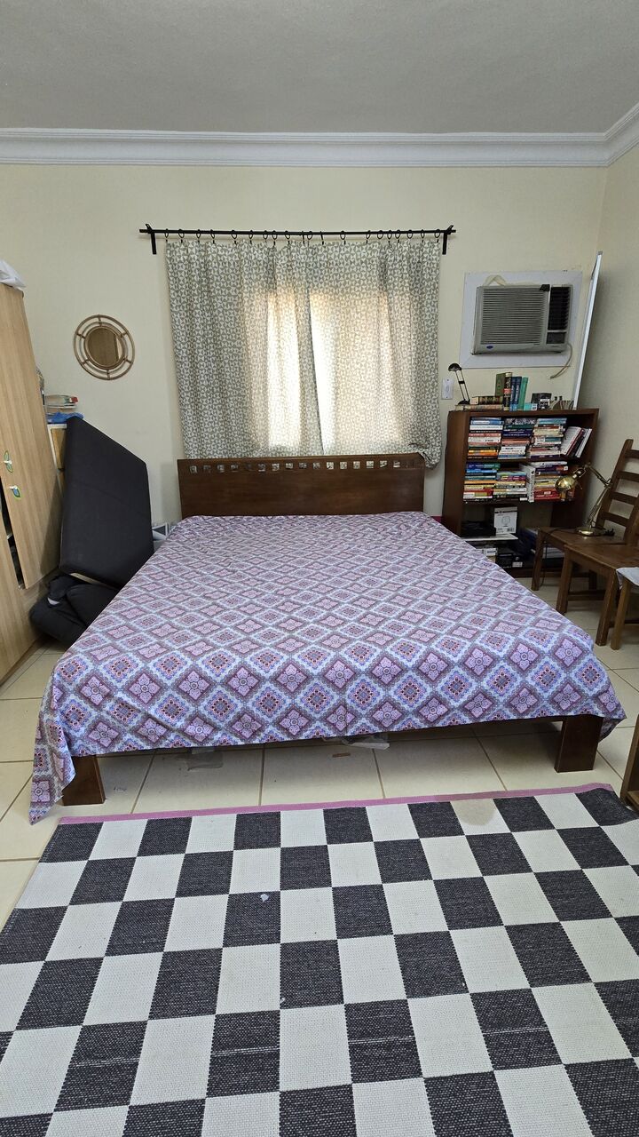 Al Malaz, Furniture, SAR 550,  King Size Bed + Mattress + 2 Side Tables