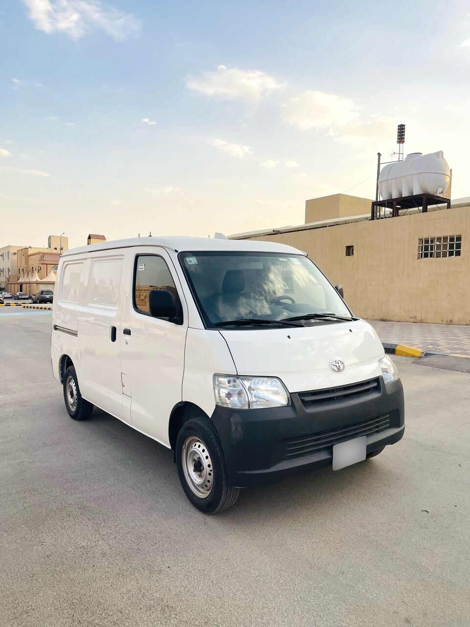 Riyadh, Vehicles, Cars & Trucks , SAR 47000,  Toyota Hiace,  2024,  Manual,  49000 KM,    Model ,  , Single Owner.