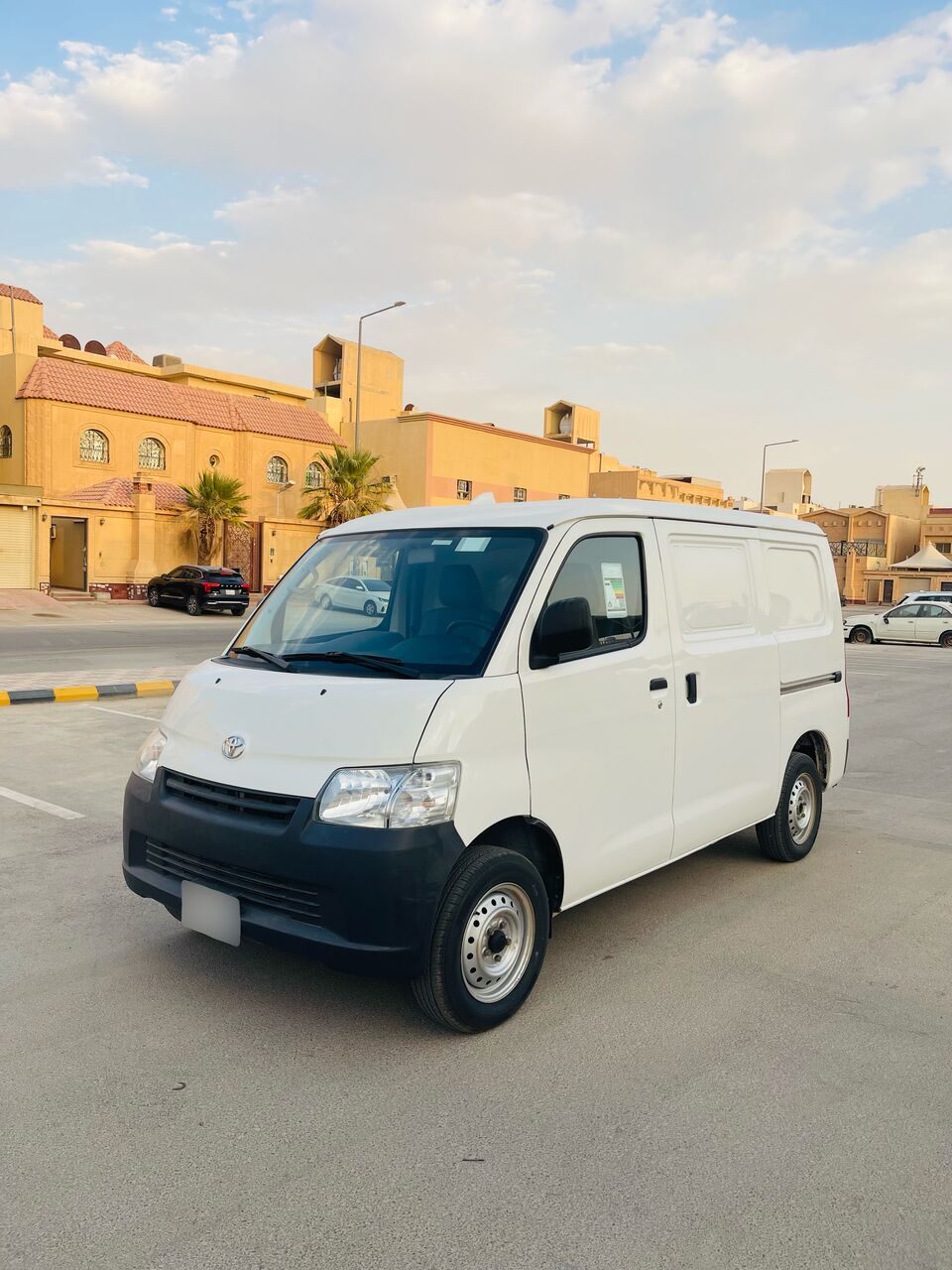 Riyadh, Vehicles, Cars & Trucks , SAR 47000,  Toyota Hiace,  2024,  Manual,  49000 KM,    Model ,  , Single Owner.