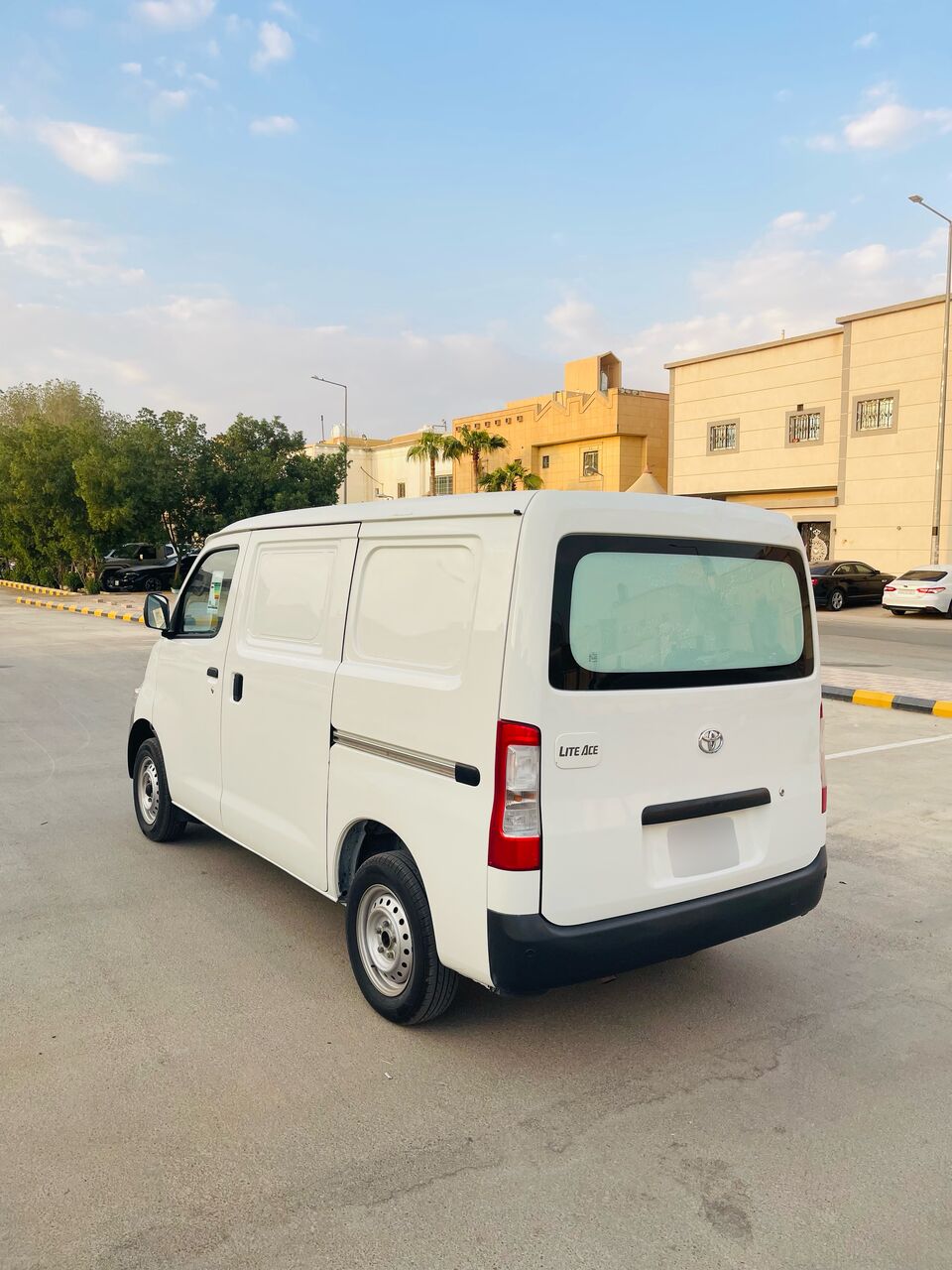 Riyadh, Vehicles, Cars & Trucks , SAR 47000,  Toyota Hiace,  2024,  Manual,  49000 KM,    Model ,  , Single Owner.