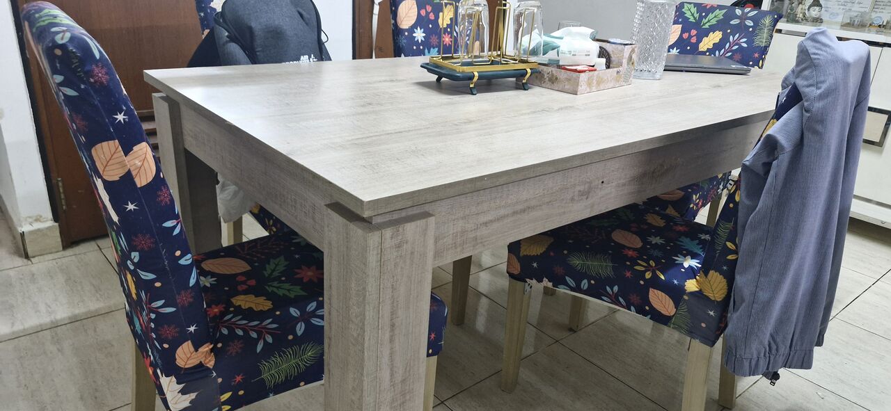 Khobar, Furniture, SAR 800,  Dining Table For Sale