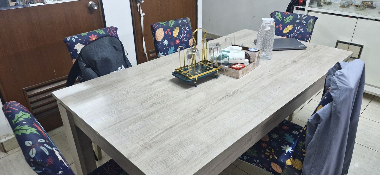 Khobar, Furniture, SAR 800,  Dining Table For Sale