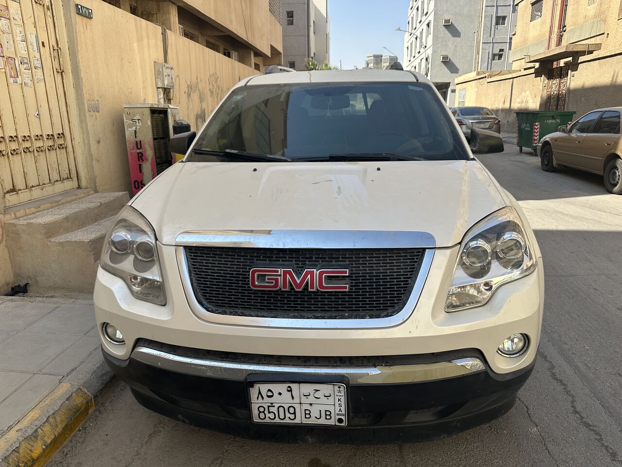 Hara, Vehicles, Cars & Trucks , SAR 14000,  Gmc Acadia,  2010,  Automatic,  294000 KM,    Model 294000 - SAR 14000 - Urgent Sale - Very Good Condition