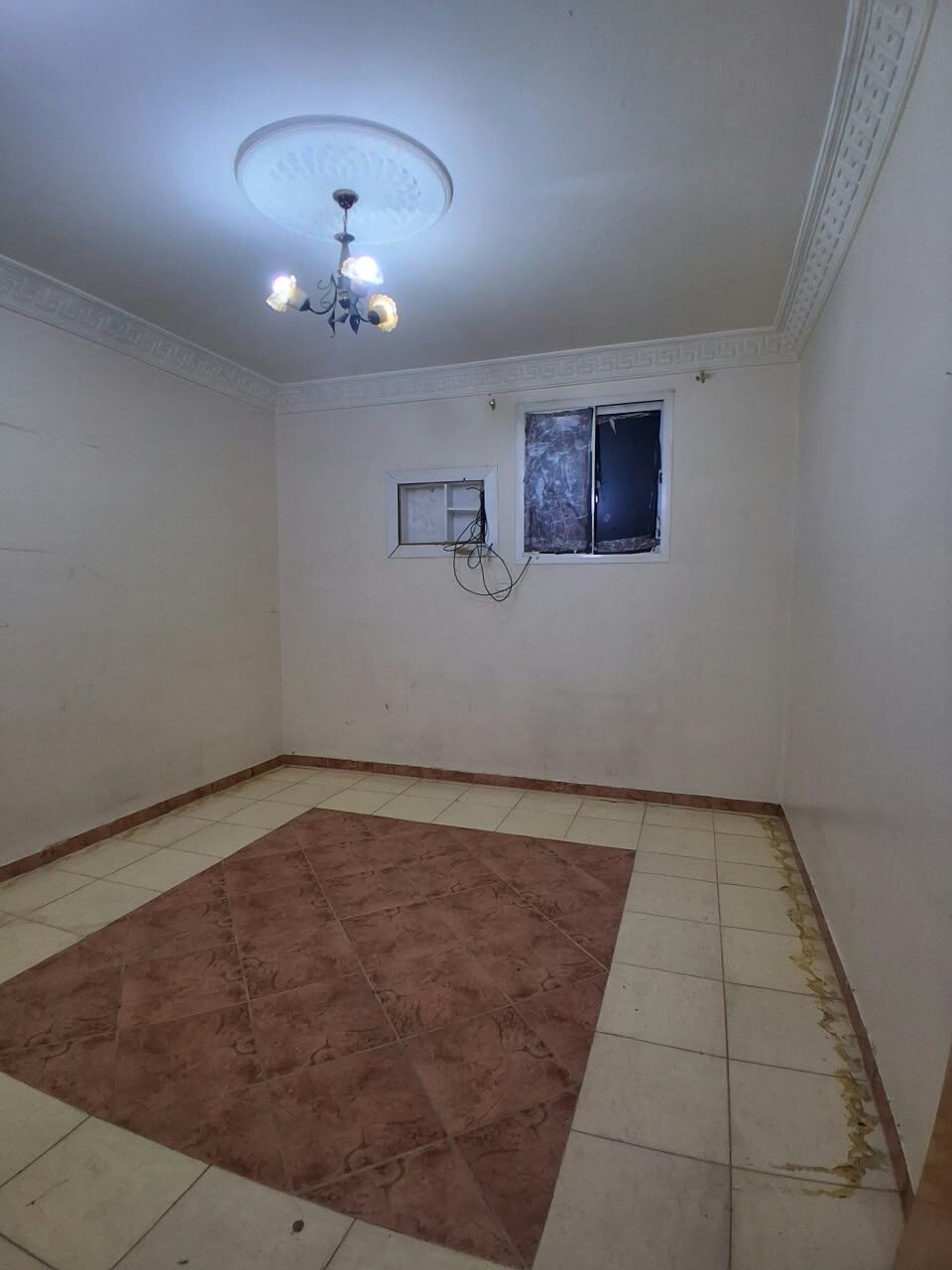 Al Rawdah, Apartments, Flats, Houses & Villas, SAR 27000/year,  4 BR,  Family Apartment 2nd Floor With Stiars Well Located House With 4 Large Rooms Open Gallery