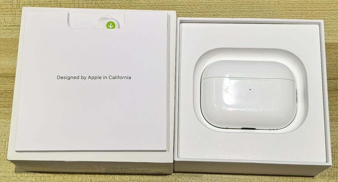 Riyadh, Mobile Phones, SAR 400,  Apple AirPods Pro (2nd Gen) - Complete With Box