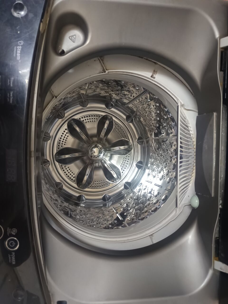 Yanbu, Electronics, SAR 700,  LG 9Kg Top Load Auto Washing Machine