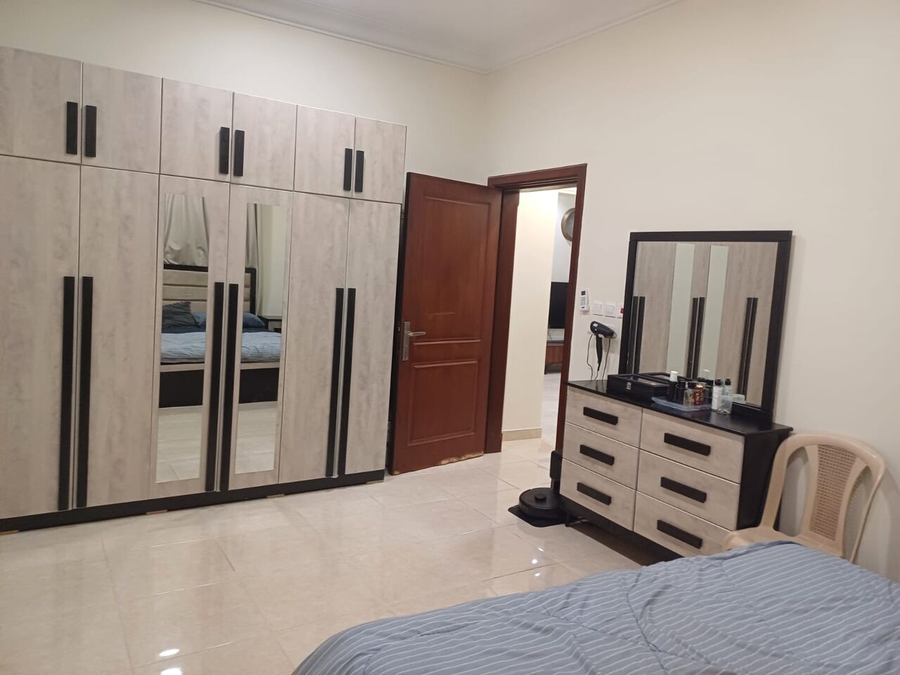 Riyadh, Furniture, SAR 2000,  Urgent Sale Due To Relocation