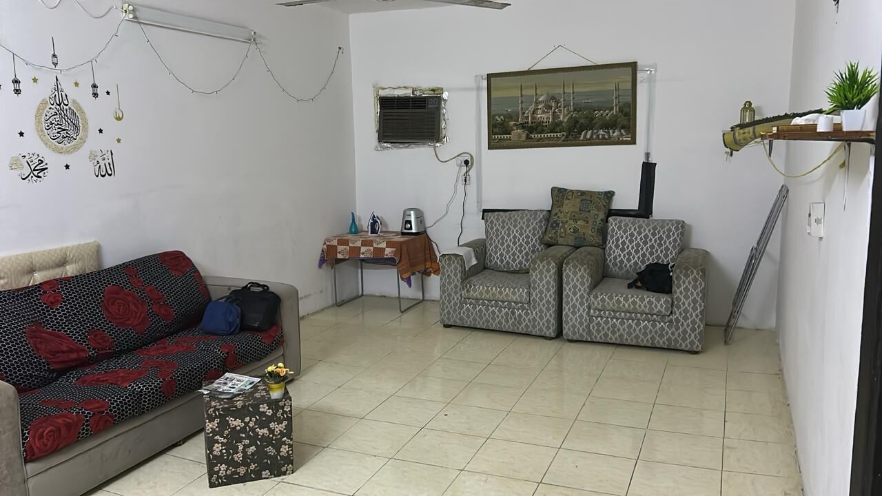 Hara, Sublets, SAR 1400/month,  1 BR,  ONE BIG ROOM AVAILABLE FOR EXEC. BACHELOR HARA