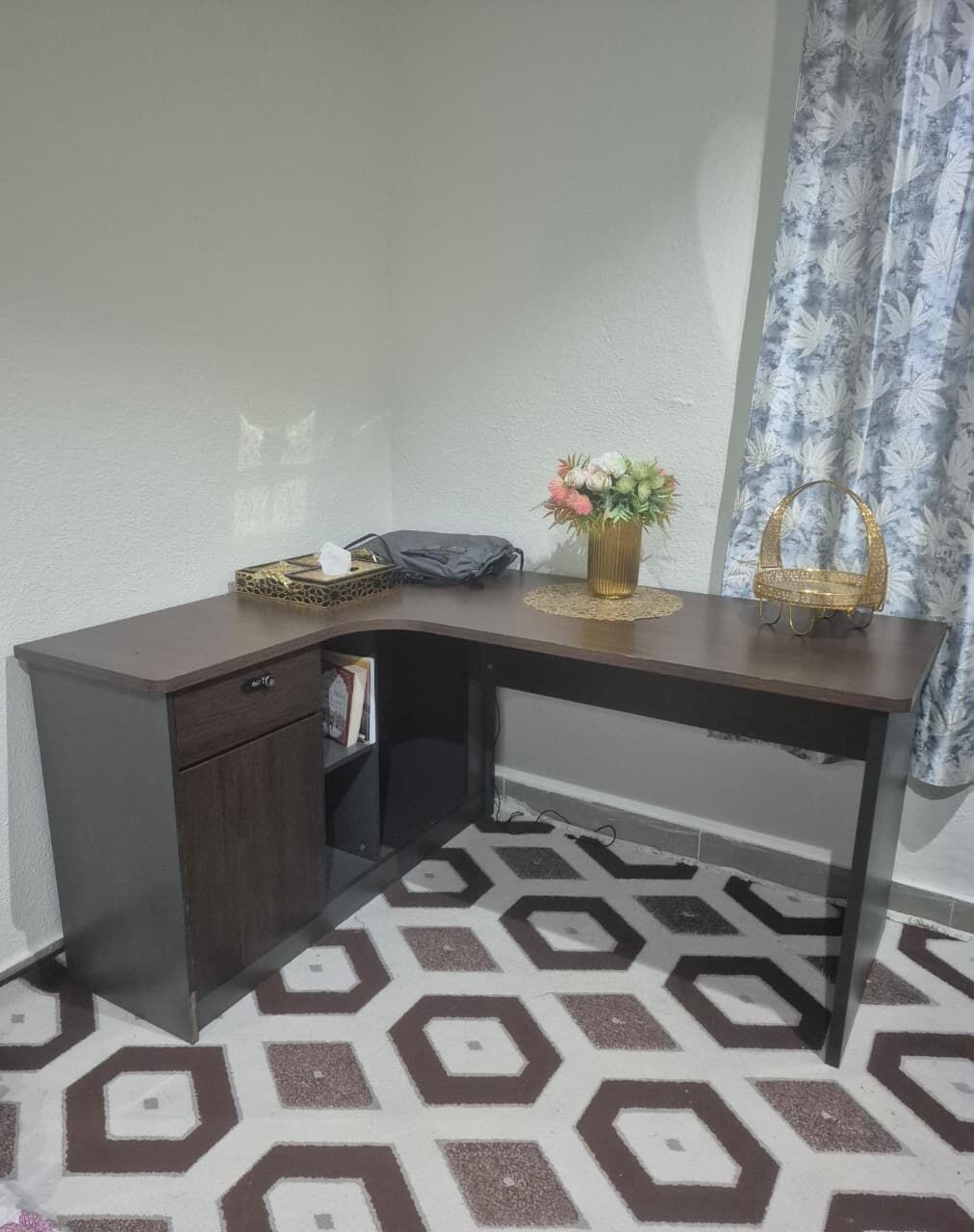 Al Aziziyah, Furniture, SAR 150,  L-Shaped Computer Table, Excellent Condition