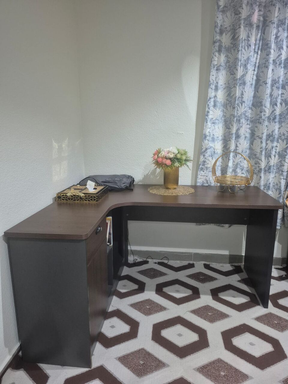 Al Aziziyah, Furniture, SAR 150,  L-Shaped Computer Table, Excellent Condition