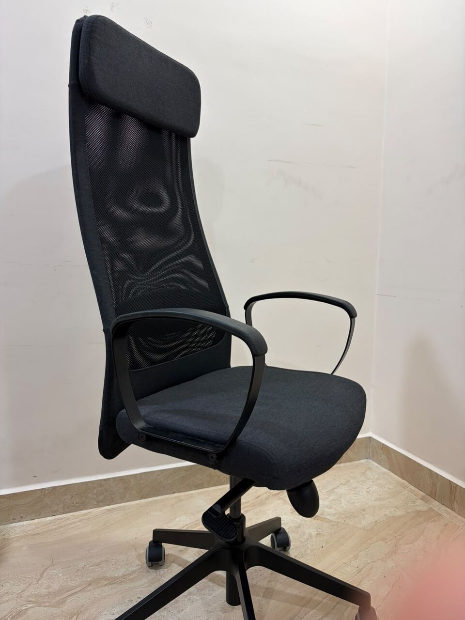 Hyderabad, Household Items, INR 16999,  MARKUS Office Chair, Vissle Dark Grey, Medium