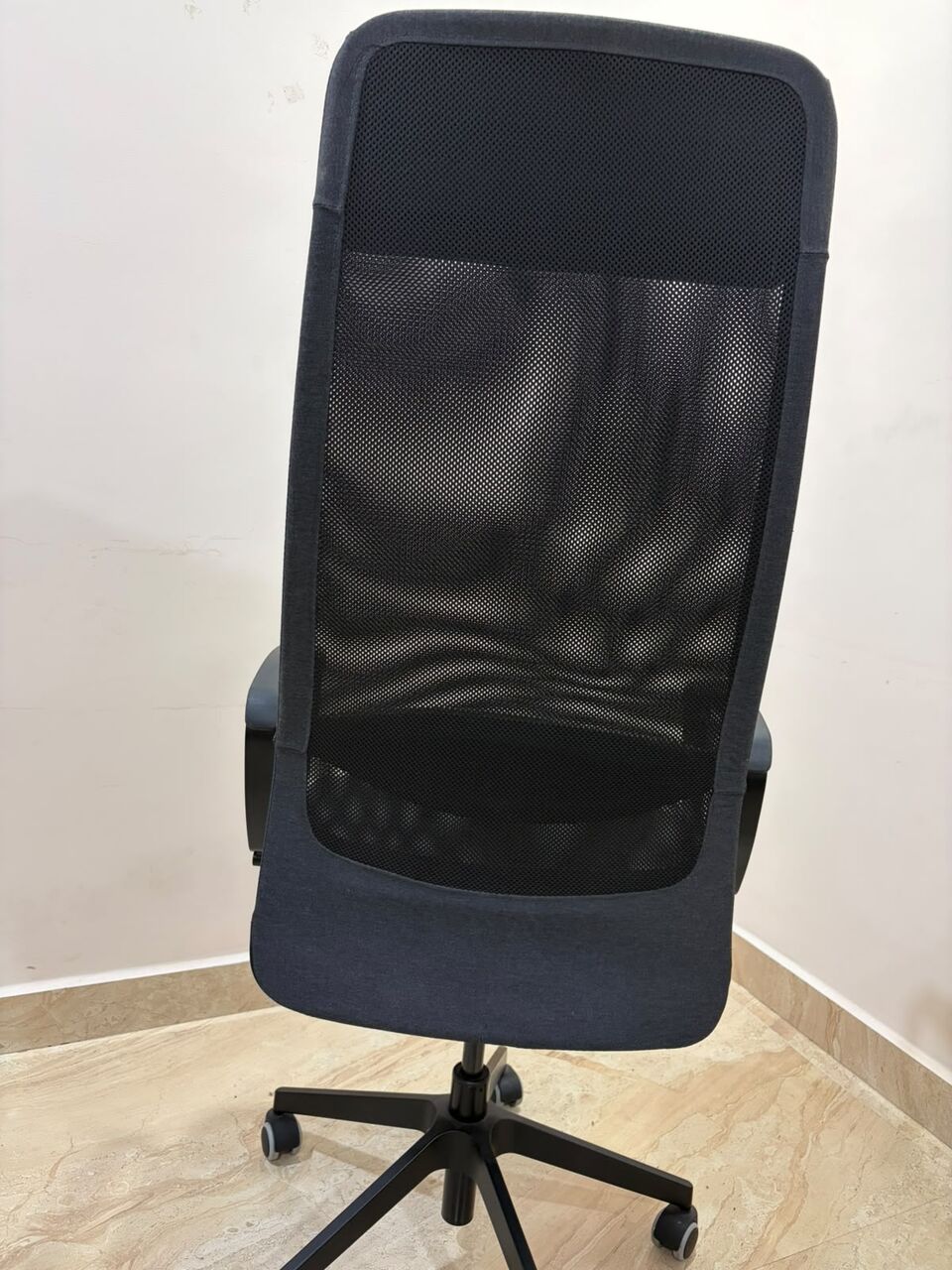 Hyderabad, Household Items, INR 16999,  MARKUS Office Chair, Vissle Dark Grey, Medium