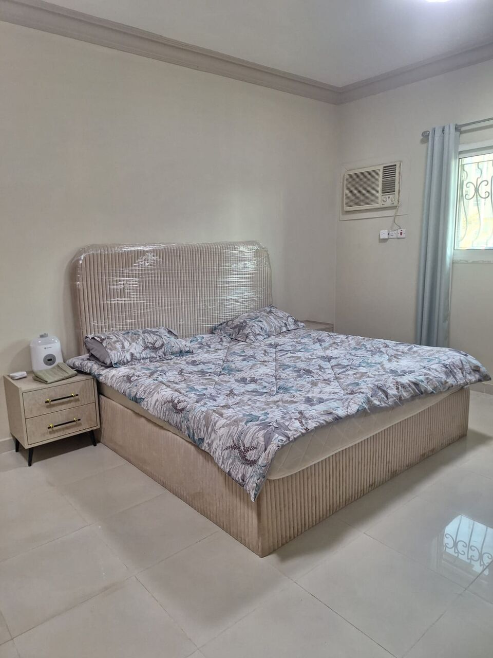 Riyadh, Furniture, SAR 2499,  Complete Bedroom Set With Mattress - Only 2.5 Months Used