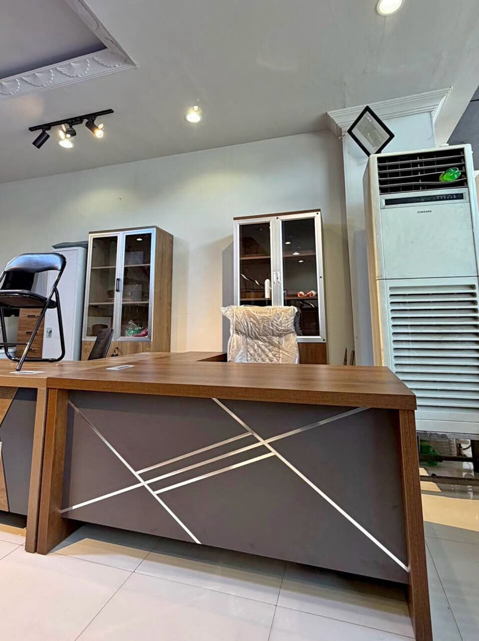 Jeddah, Furniture, SAR 1,  Office Desk