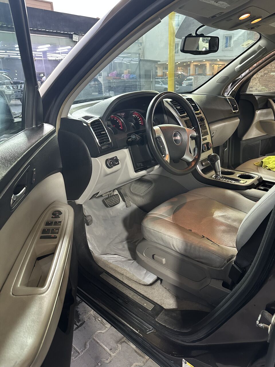 Dammam, Vehicles, Cars & Trucks , SAR 13000,  Gmc Acadia,  2009,  Automatic,  168000 KM,