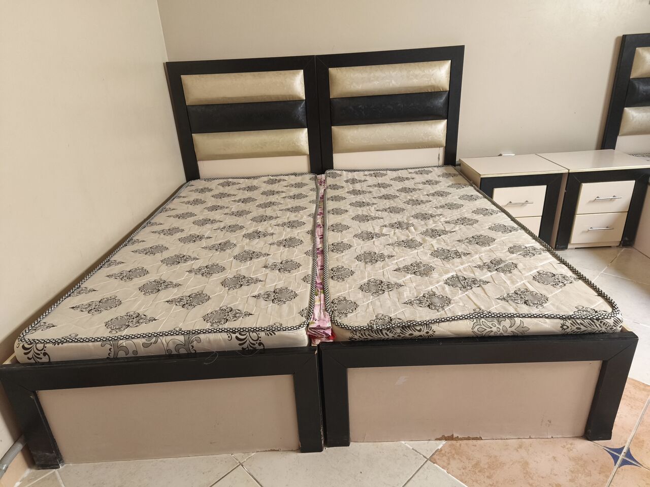 Riyadh, Furniture, SAR 700,  3 Single Beds With Mattresses And 2 Side Drawers