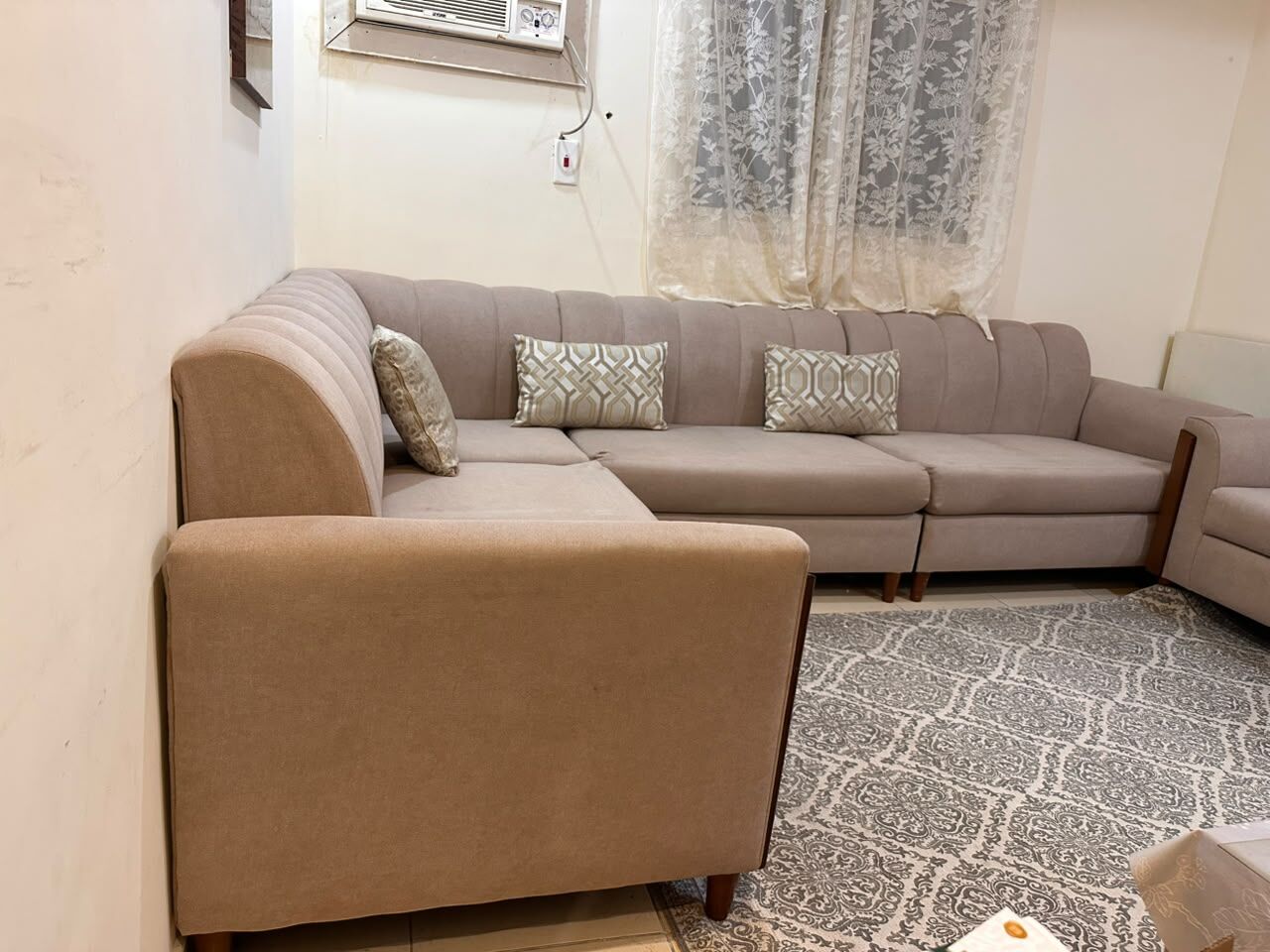 Jeddah, Furniture, SAR 1600,  Sofa With Coffee Table