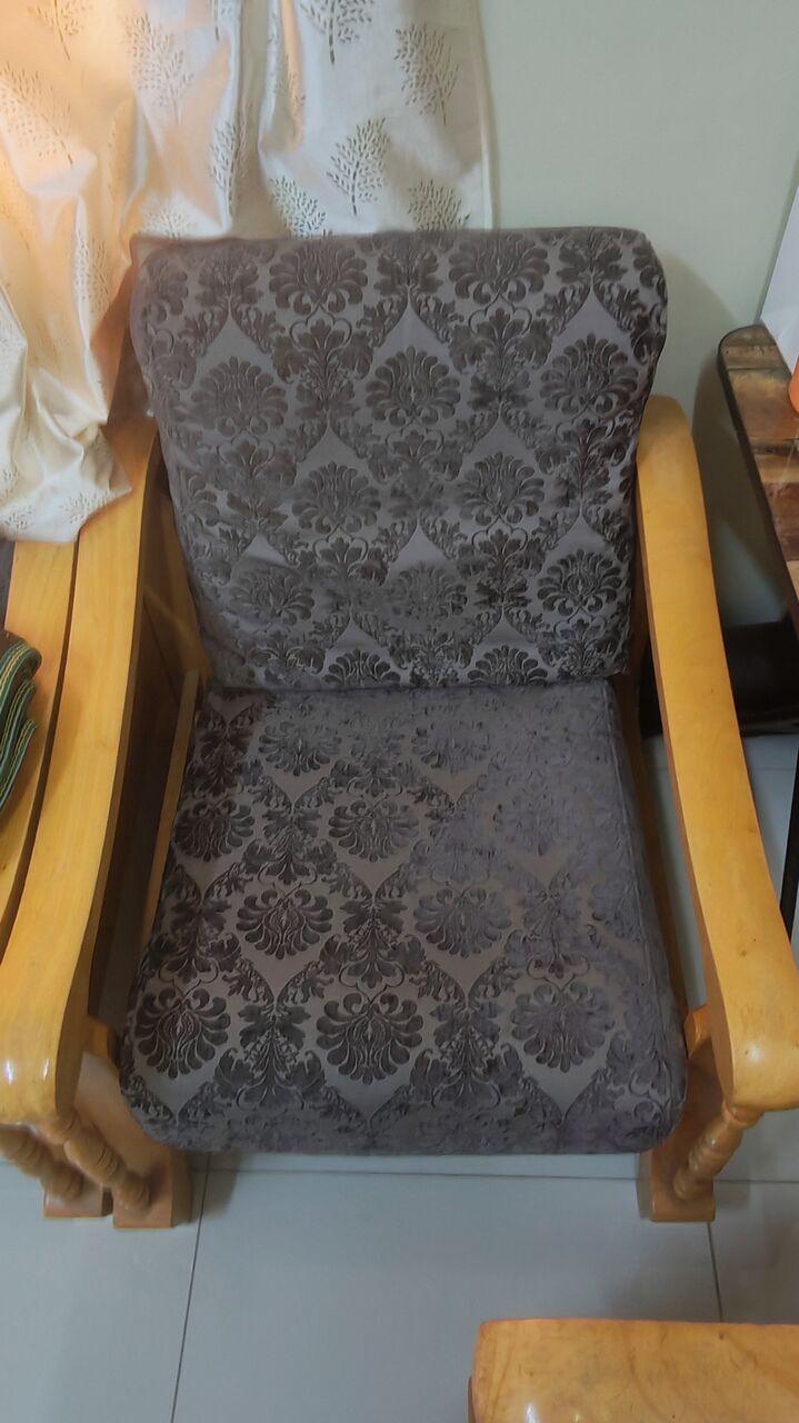 Al Khobar Al Shamalia, Furniture, SAR 1000,  Wooden Sofa Of 7 (3 Seater + 4 Chairs