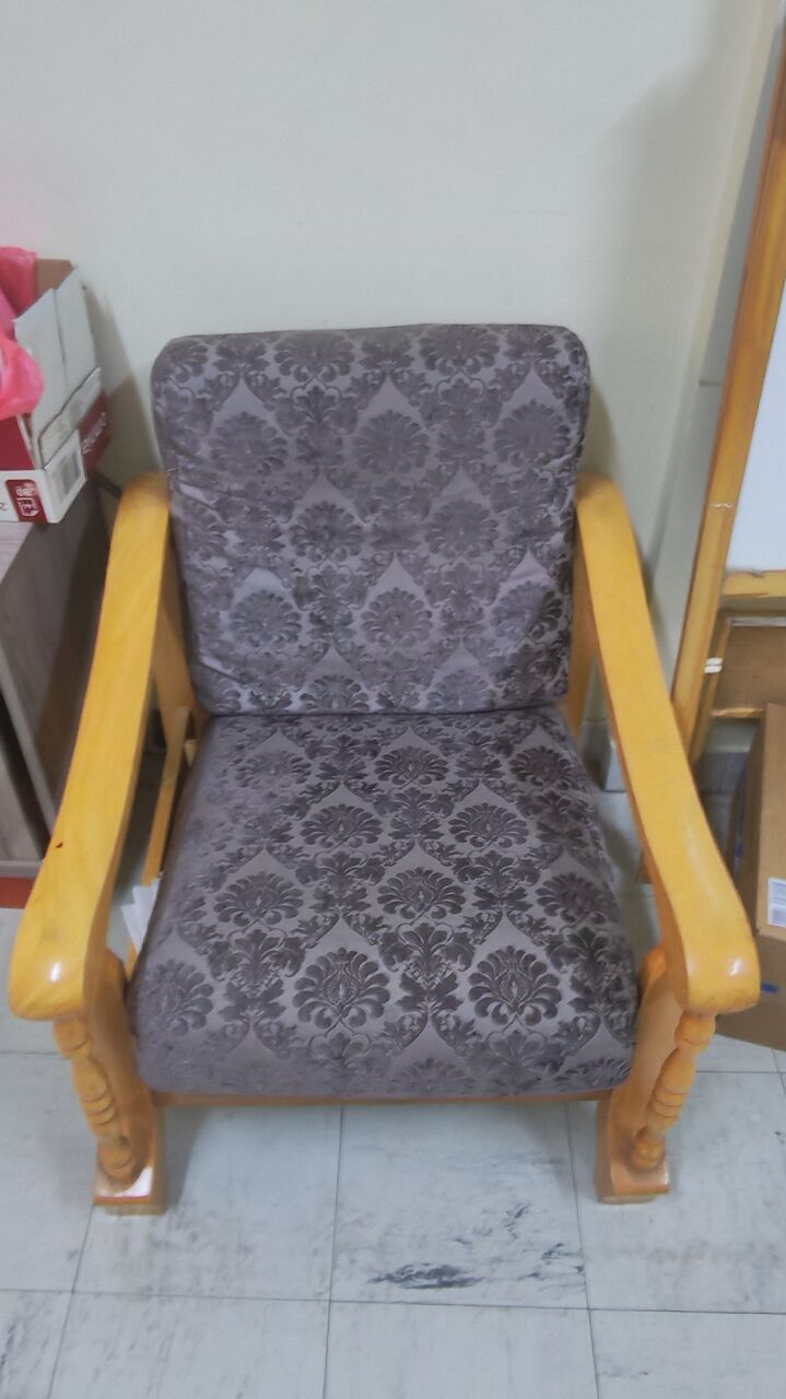 Al Khobar Al Shamalia, Furniture, SAR 1000,  Wooden Sofa Of 7 (3 Seater + 4 Chairs