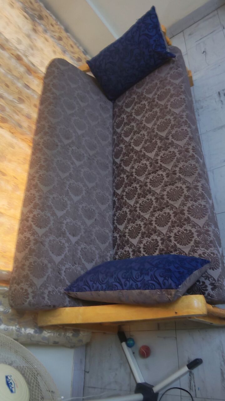 Al Khobar Al Shamalia, Furniture, SAR 1000,  Wooden Sofa Of 7 (3 Seater + 4 Chairs