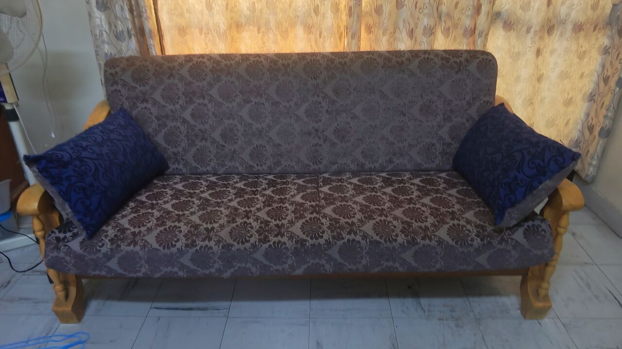 Al Khobar Al Shamalia, Furniture, SAR 1000,  Wooden Sofa Of 7 (3 Seater + 4 Chairs