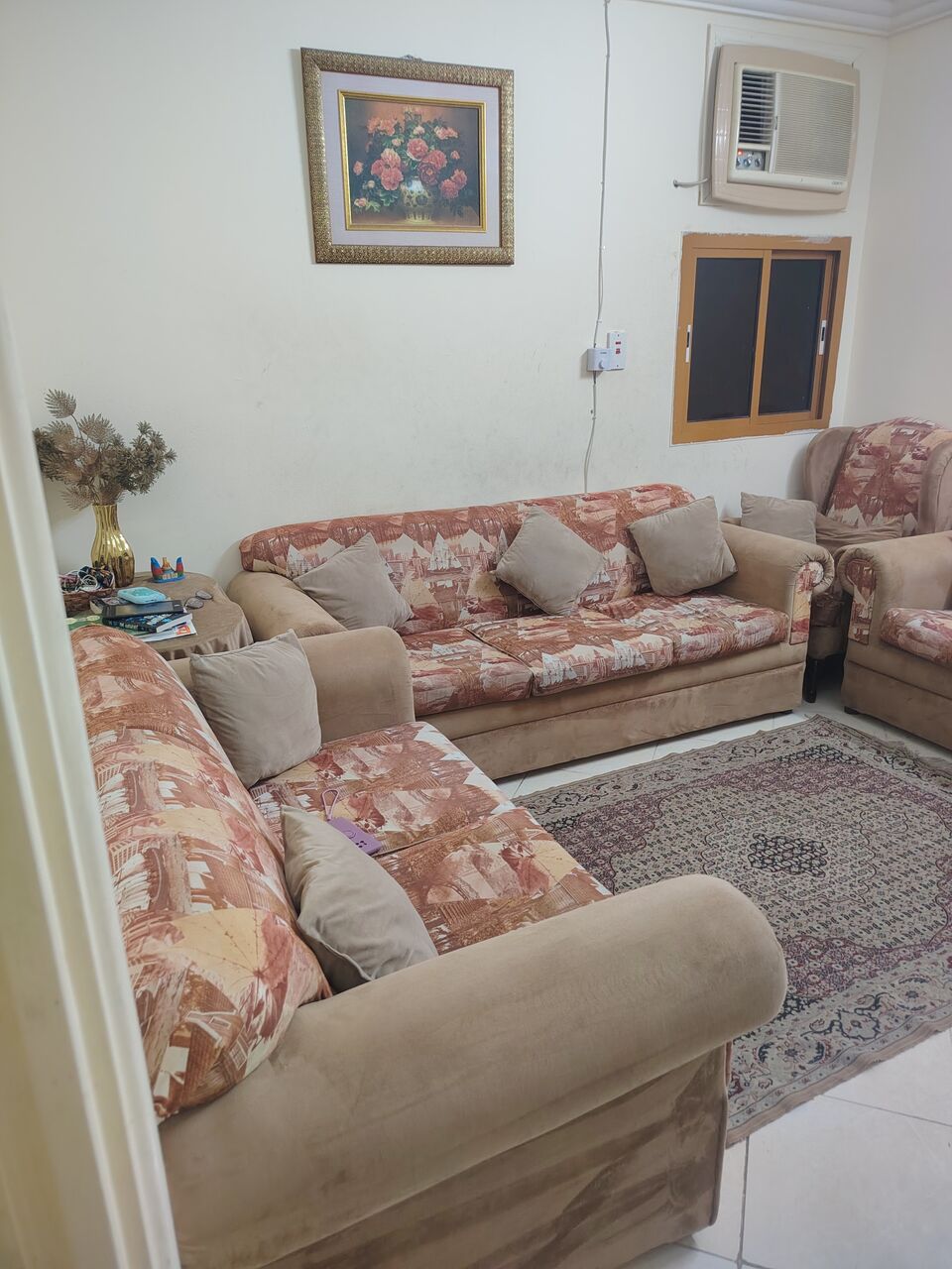 Jeddah, Furniture, SAR 1000,  9 Seater Sofa Set In Excellent Condition
