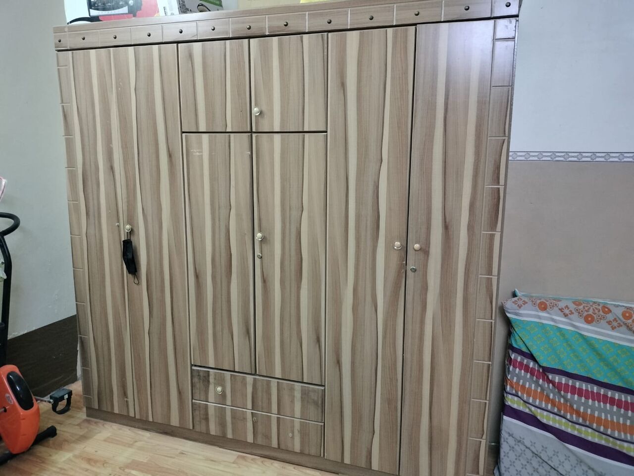 Jeddah, Furniture, SAR 1500,  House For Rent On From 15-November-26 Some House Items Are On SaleBed Set, Washing Machine