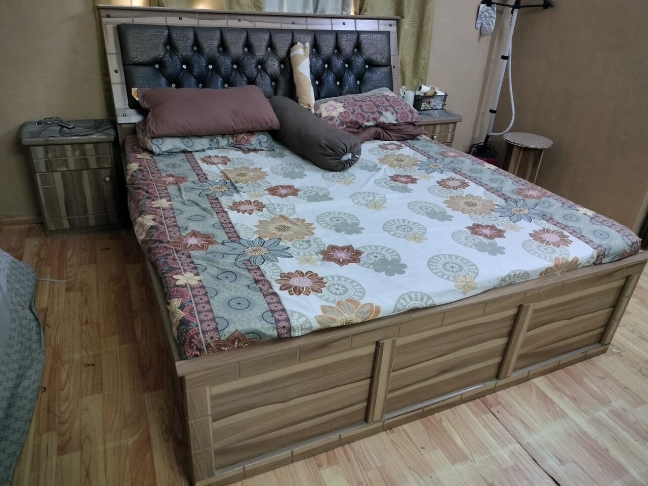 Jeddah, Furniture, SAR 1500,  House For Rent On From 15-November-26 Some House Items Are On SaleBed Set, Washing Machine