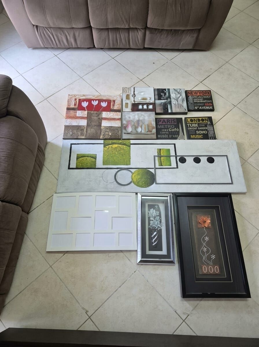 Al Malaz, Furniture, SAR 100,  Collection Of Wall Art Paintings & Photo Frames &ndash; Good Condition