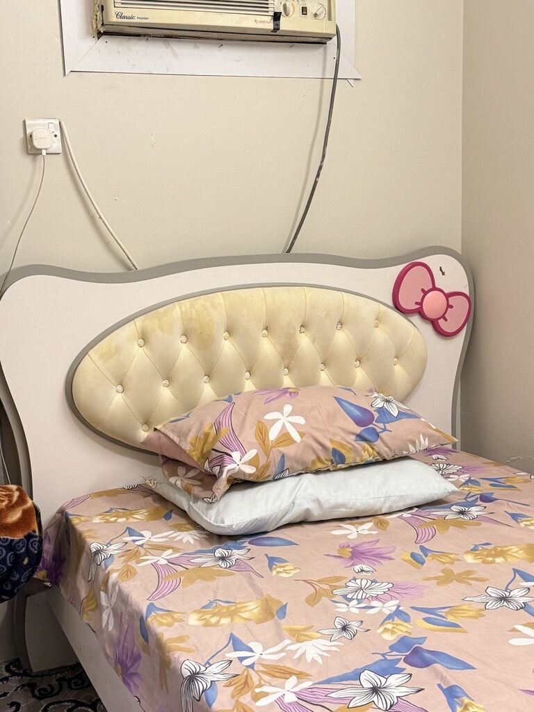 Riyadh, Furniture, SAR 750,  Hello Kitty Bed Set & Electric Oven With 2 Hot Plate 45L