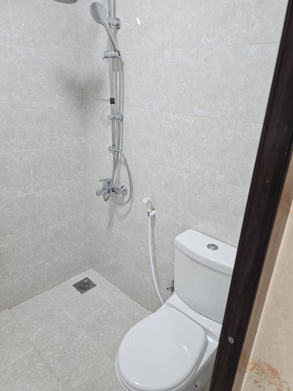 Busaiteen, Apartments, Flats, Houses & Villas, 2 BR,  Flat For Rent In Busaiteen &ndash; Al Sayah | BD 250 All Inclusive (Unlimited Ewa)