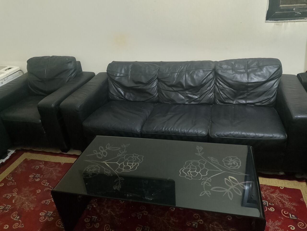Jeddah, Furniture, SAR 450,  Urgent Sale &ndash; Excellent Condition Leather Sofa Set (3 Pieces) & Other Items