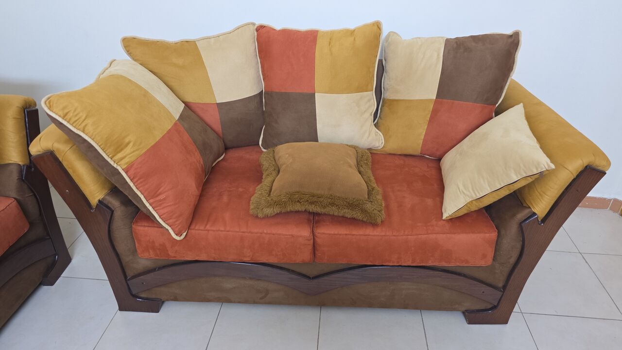 Al Malaz, Furniture, SAR 800,  7 Seater Sofa Like New For 800 Sar